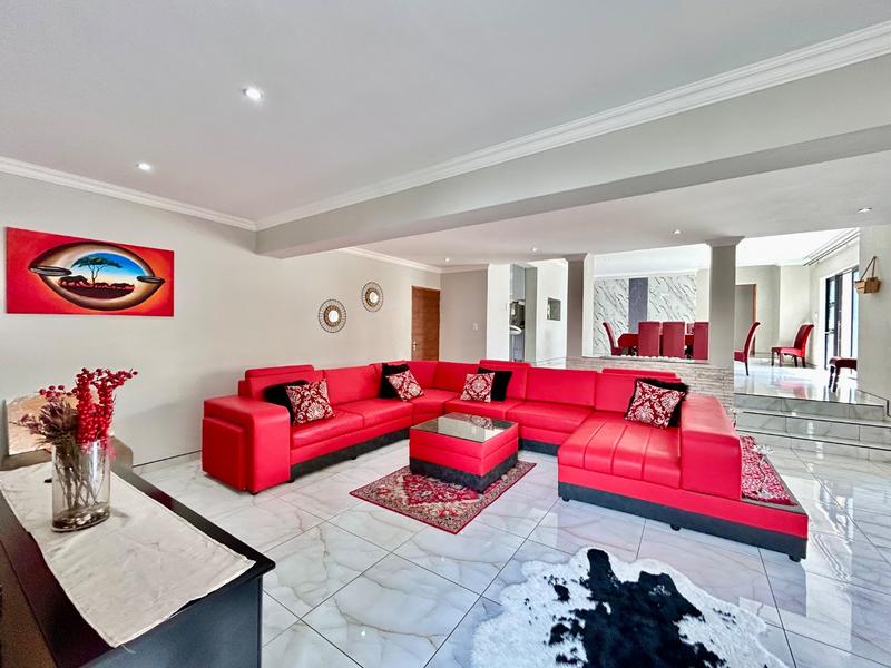 5 Bedroom Property for Sale in Xanadu North West